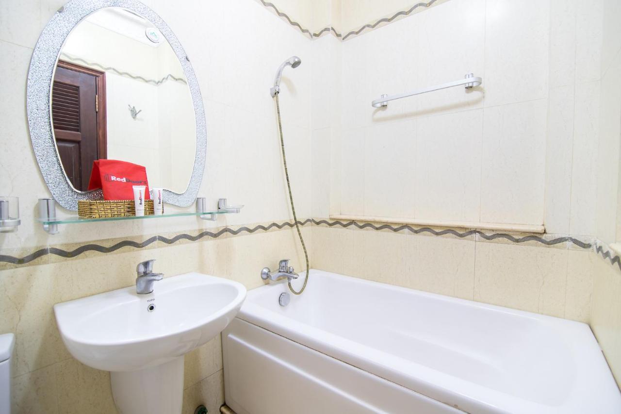 Отель Reddoorz Near Pico Plaza Cong Hoa Хошимин Экстерьер фото