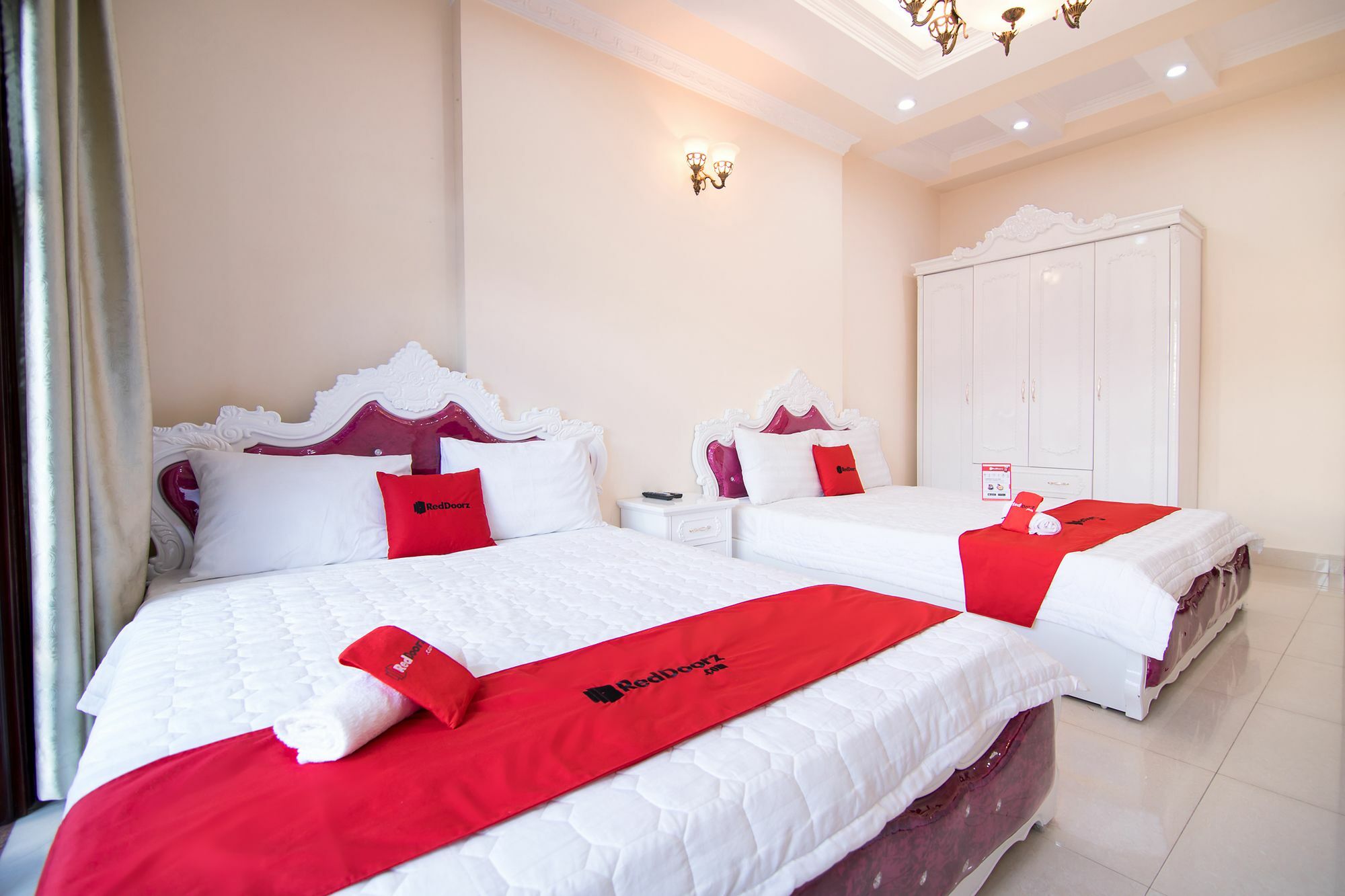 Отель Reddoorz Near Pico Plaza Cong Hoa Хошимин Экстерьер фото