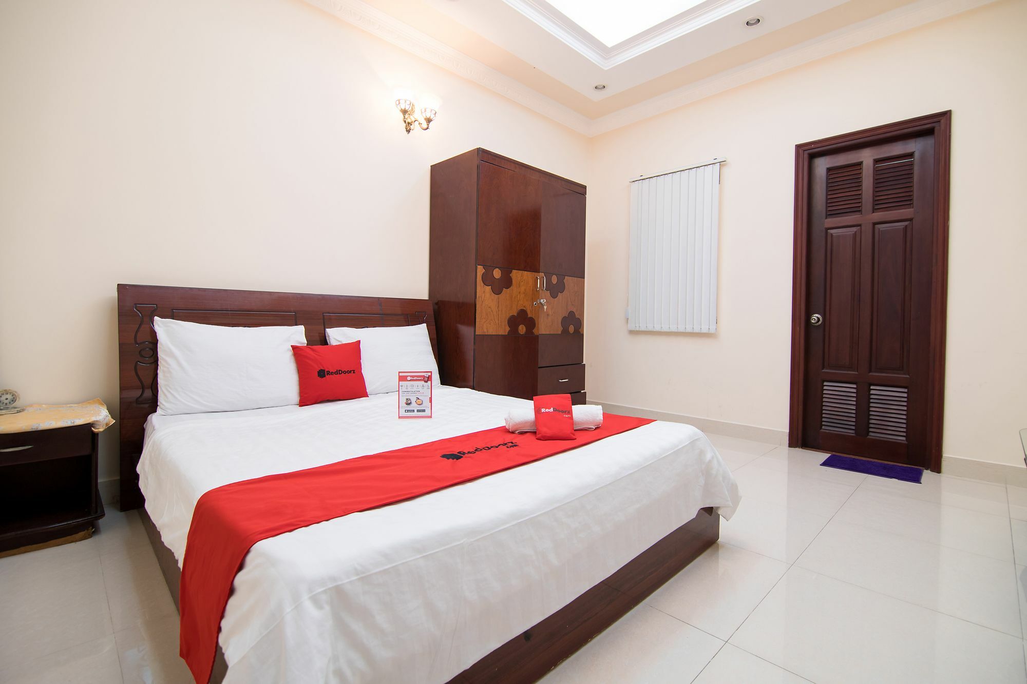 Отель Reddoorz Near Pico Plaza Cong Hoa Хошимин Экстерьер фото