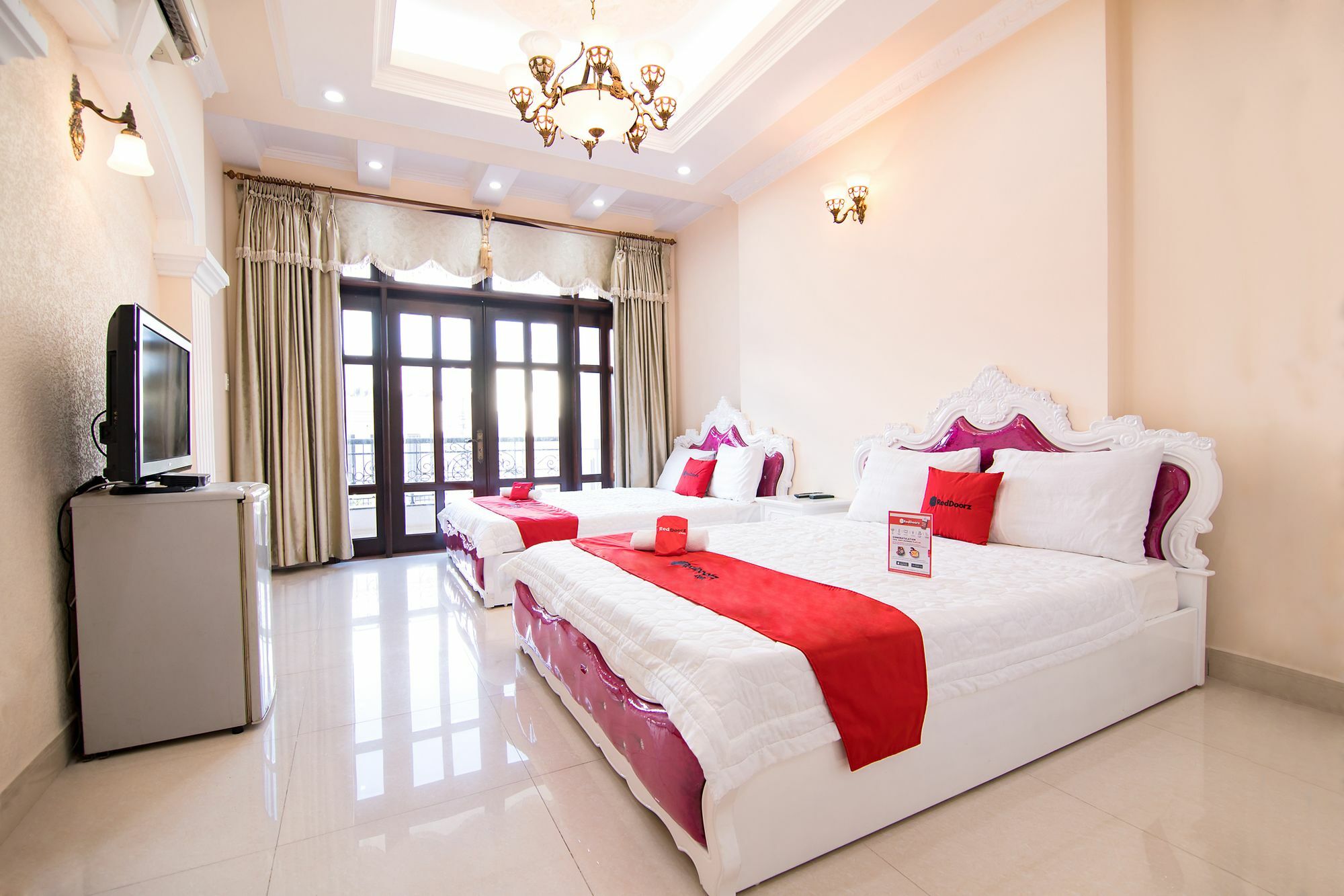 Отель Reddoorz Near Pico Plaza Cong Hoa Хошимин Экстерьер фото