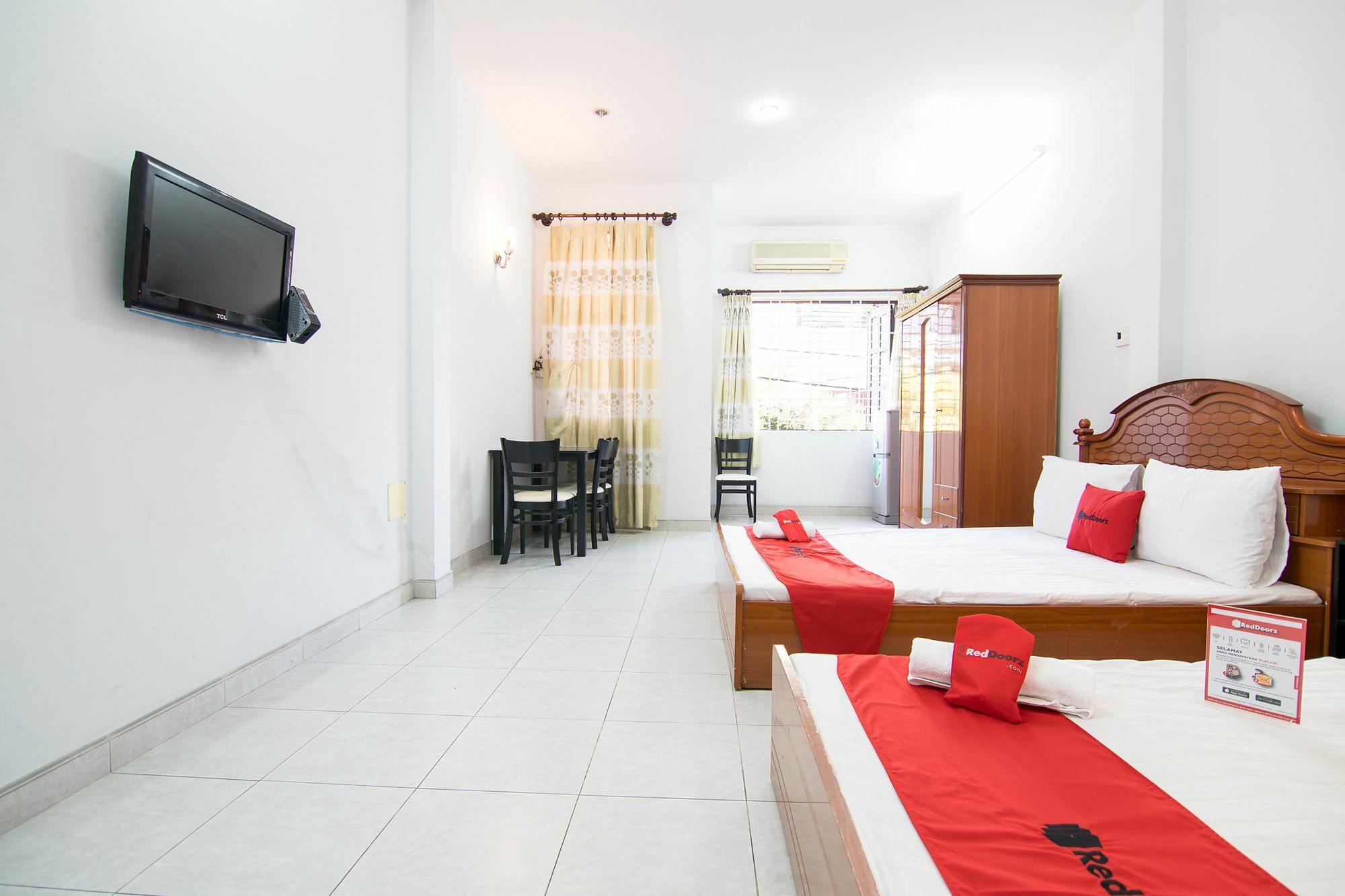 Отель Reddoorz Near Pico Plaza Cong Hoa Хошимин Экстерьер фото