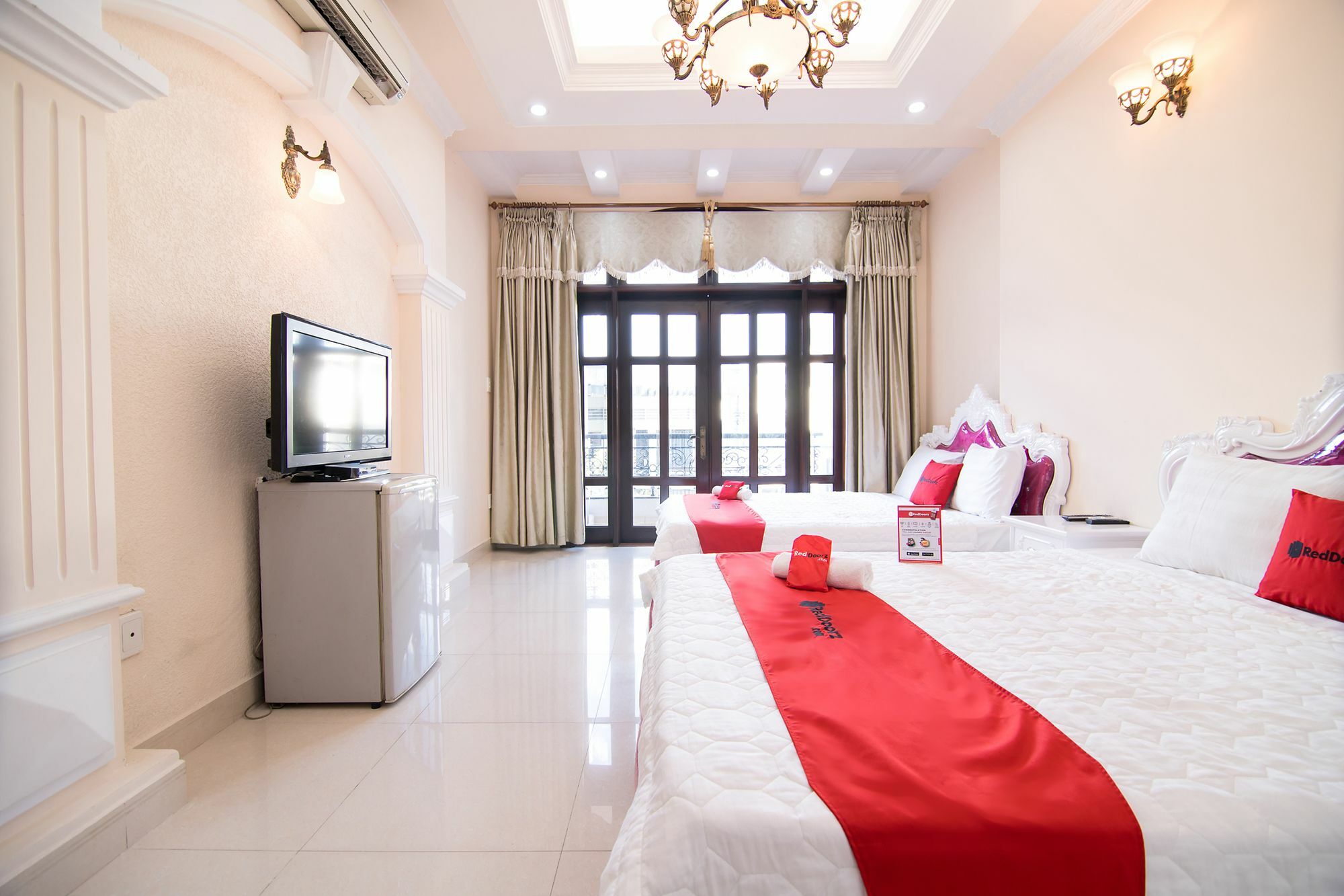Отель Reddoorz Near Pico Plaza Cong Hoa Хошимин Экстерьер фото